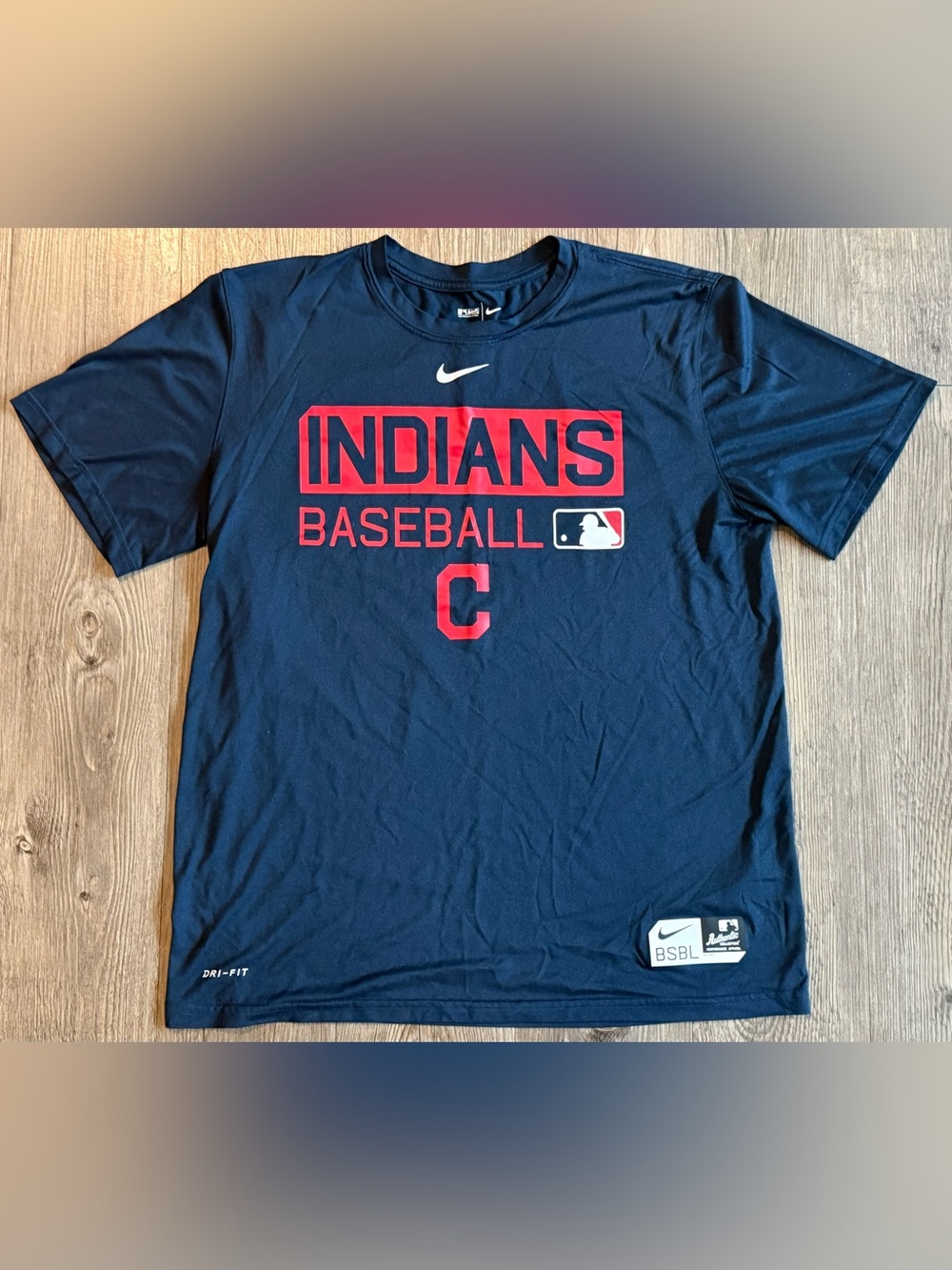Men’s Large Nike Navy Cleveland Indians Baseball Graphic Dri-FIT Tee MLB